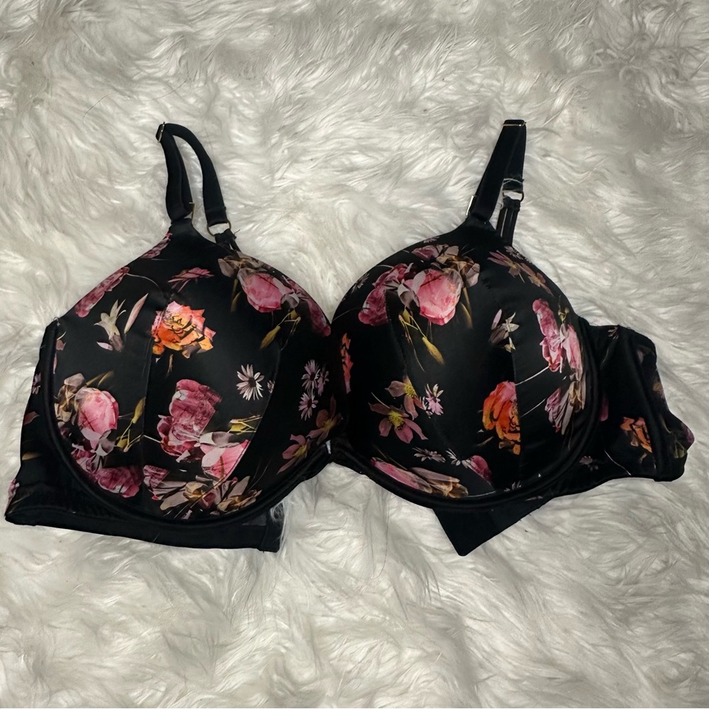 VICTORIA'S SECRET VERY
SEXY PLUNGE PUSH-UP Satin Black
Floral BRA Size 38DD - Picture 6 of 10